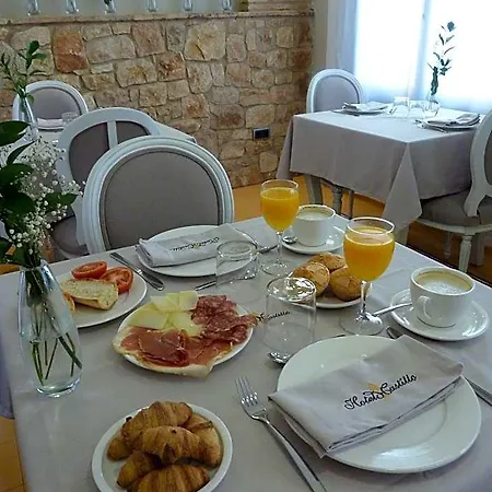 Hotel Castillo De Alquézar