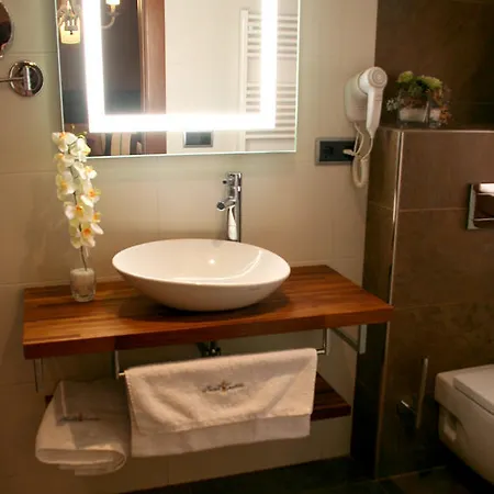 فندق Castillo De Alquézar