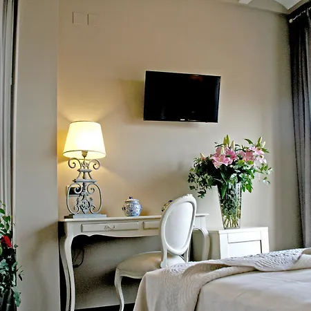 فندق Castillo De