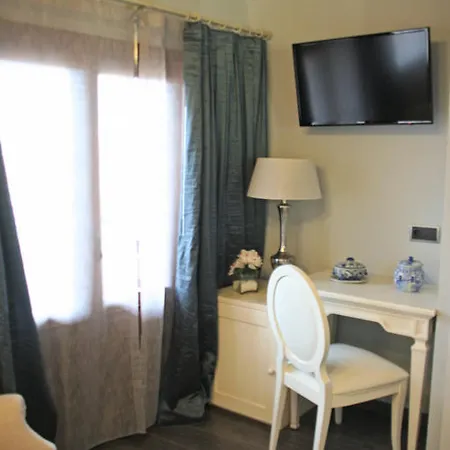 فندق Castillo De 3*