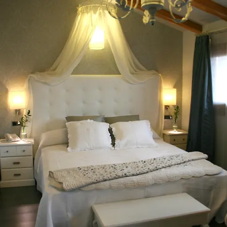 فندق Castillo De 3*